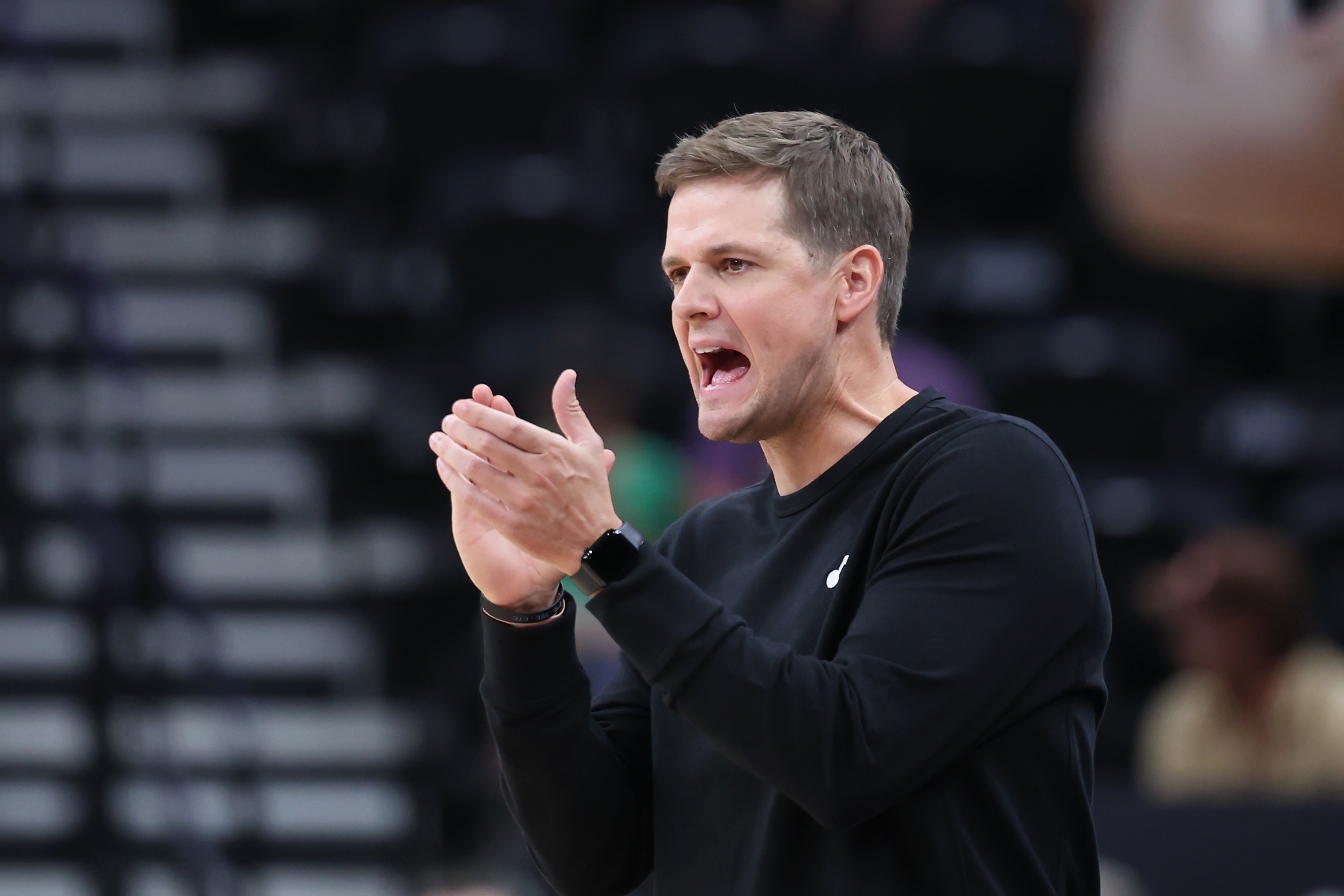 哈迪：NBA球员平均生涯不到4年 你必须拼命 我看不到我们的绝望感